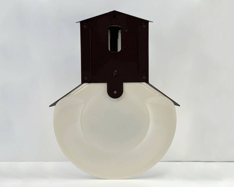 С обратной стороны